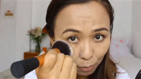 How Best To Apply Liquid Foundation With A Brush Sponge Or Fingers