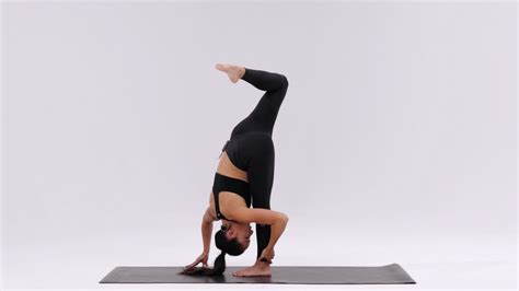 How To Do Standing Splits Pose In Yoga — Alo Moves