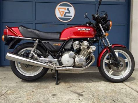 Hello and welcome to the motorbike channel no1. Near Perfect, LOW Mile, 1979 Honda CBX 6-Cylinder Motorcycle