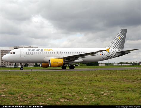 Ec Jpl Airbus A320 214 Vueling Lilly Brogliato Jetphotos