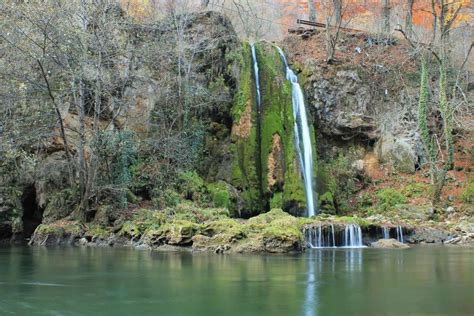 Cascada Vadu Crișului una dintre cele mai spectaculoase cascade din