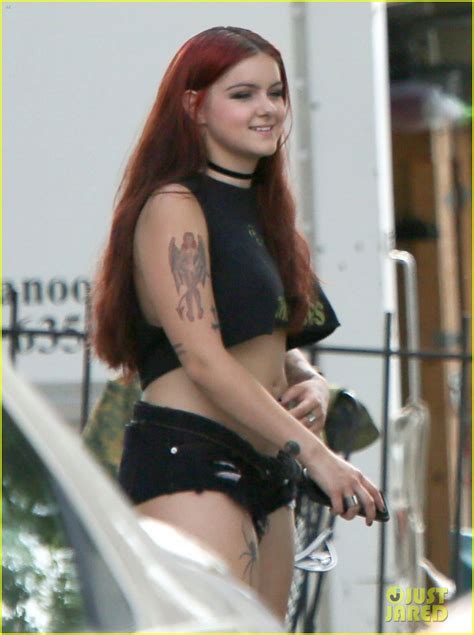 Ariel Winter Wears Crop Top And Tiny Shorts For New Movie Photo 3691690