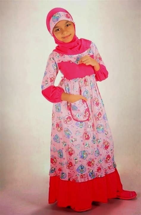 Konveksi busana muslim inaya adalah salah satu perusahaan yang ada di indonesia yang memproduksi berbagai model busana muslim khusus untuk wanita muslimah dengan menggunakan. Gambar Busana Muslim Anak Perempuan 2019 » Foto Gambar Terbaru