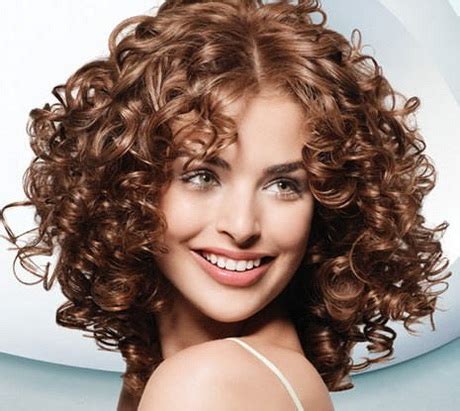 Short relaxed hairstyles are sexy and versatile. Short hair perm styles