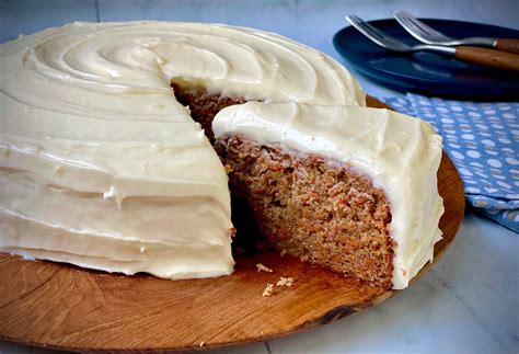 He uses alton brown's standard recipe for free range fruitcake, but over the years, he has put a bit of his own spin on it by changing the spicing a little. Classic Carrot Cake Recipe | Alton Brown