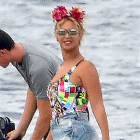 Beyoncé Wears Jaguar Swimsuit And Shows Butt Cheeks In Italy