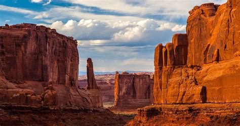 10 Awe Inspiring Natural Wonders You Can Only See In America