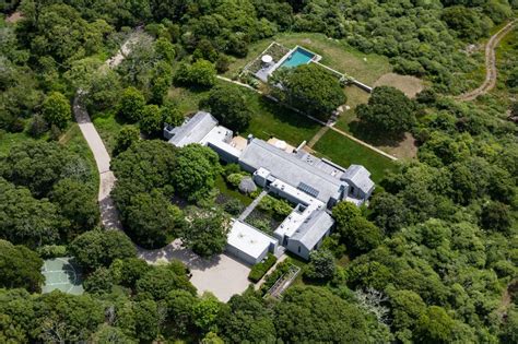The Obamas Vacation Home On Marthas Vineyard Just Sold For 15