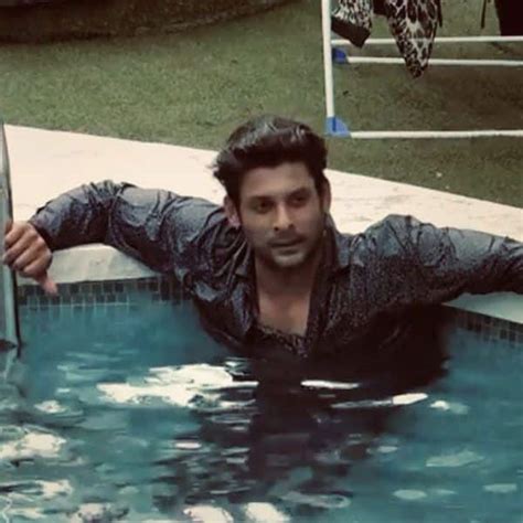bigg boss 14 sidharth shukla screams sexy as he steps out of the pool and unbuttons his shirt