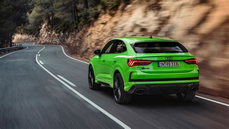 The dynamic athleticism continues in the interior of the audi rs q3. New Audi RS Q3: performance crossover now comes in ...