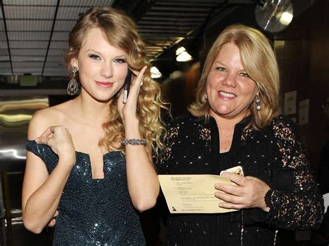 All About Taylor Swift S Parents Scott And Andrea Swift