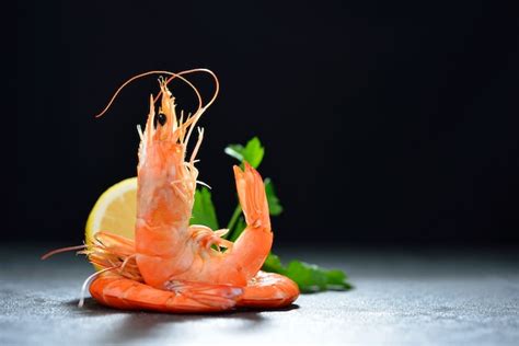 Cooked Shrimps Prawns Premium Photo