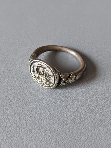 medieval silver signet ring 16th 17th century antiques to buy