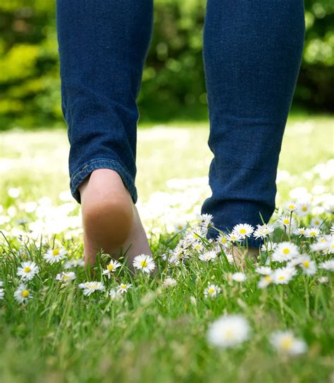 Walking Barefoot Really Health Beneficial Healthy Tactic