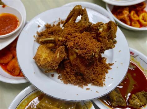 Banyak pilihan kamar dan fasilitas lengkap hanya di oyo hotels. nasi padang legend... - Review yudistira ishak abrar di restoran Garuda, Hayam Wuruk