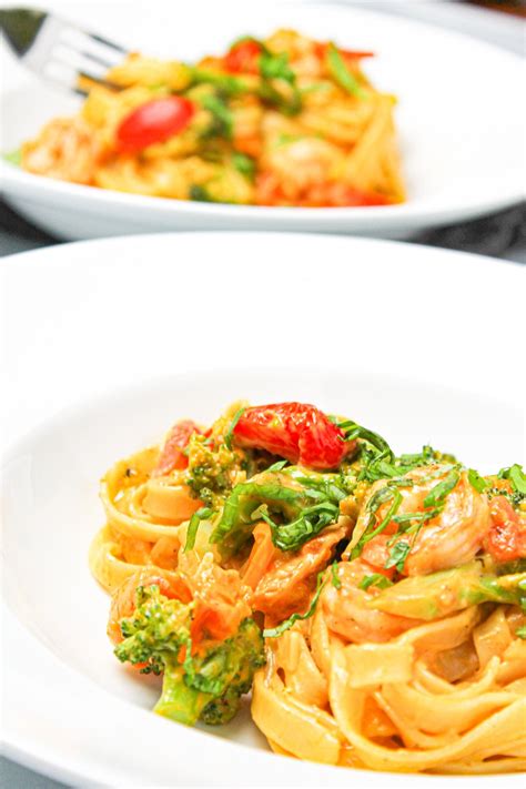 Creamy King Prawn Tagliatelle with Broccoli and cherry tomatoes - Fork ...