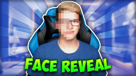 A chiseled face is about the same as a muscular face.it's not bulged out and not sunk in.good jaw line and cheek bones etc etc.it's a good thing it this site might help you. ECLIHPSE FACE REVEAL - YouTube