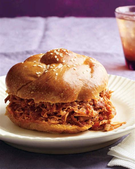 Slow Cooker Spicy Buffalo Chicken Sandwiches Recipe Recipe Recipes