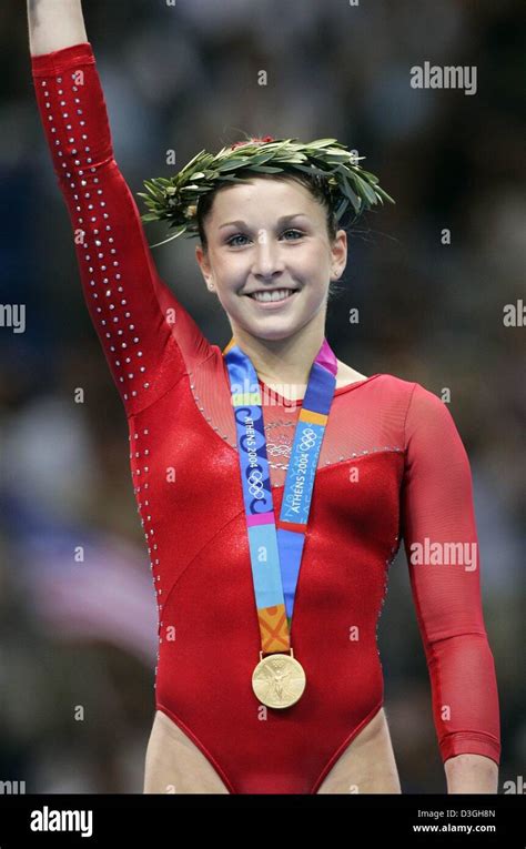 Dpa Us Gymnast Carly Patterson Waves Her Hand And Smiles After