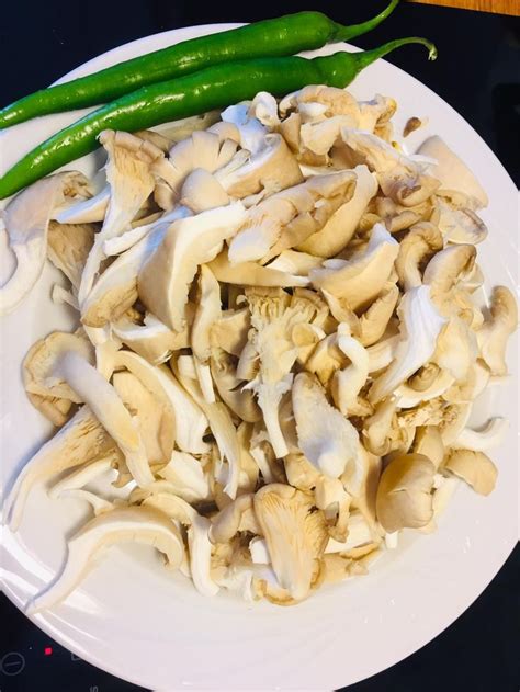 Nepali style Mushroom recipe | Mushroom recipes, Stuffed mushrooms gambar png