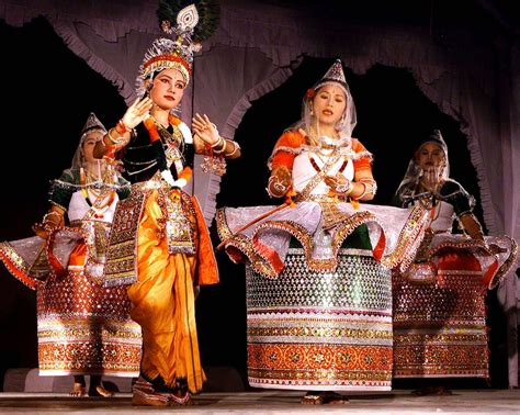 Manipuri Dance Art Forms Of India India Art Manipuri Dance