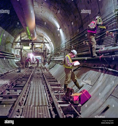 Les Arpenteurs Du Tunnel Sous La Manche Utilisé Positionnement Par