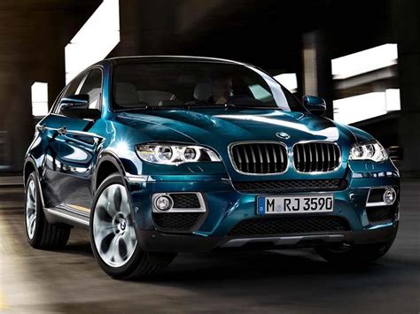 Bmw says the v8 is capable of launching the x6 from 0 to 60 mph in 5.3 seconds. BMW X6 xDrive 50i Paquete M (2017)