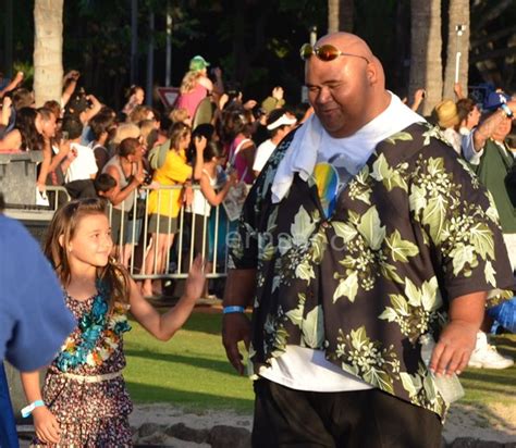 Teilor Grubbs And Taylor Wily At Hawaii Five 0 Sunset On The Beach 2012