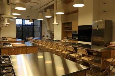 Valencia siempre se ha distinguido por su cultura gastronómica. Nace en Valencia la primera Escuela de Alta Cocina ...