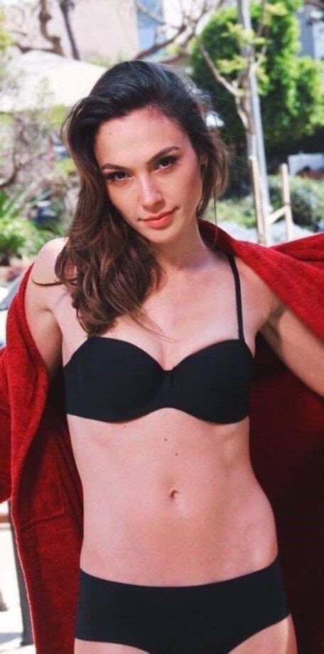 Gal Gadot Has The Hottest Looks In Bikinis Have A Look At Her Hottest Pics