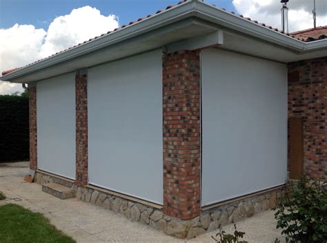 Cortinas para carros uma solução simples, económica e prática. Foto: Cortina Enrollable de Polyscreen 5% Guiada Exterior ...