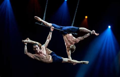 Duo Male Trapeze Trapeze Artist Trapeze Aerial Dance