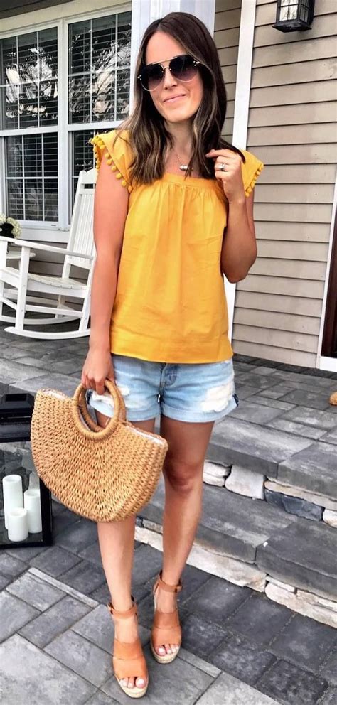 What To Wear With A Pair Of Platform Sandals Bag Shorts Yellow