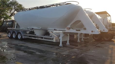 Pneumatic Dry Bulk Tanker Cement Or Food Grade Tri Axle 40m3