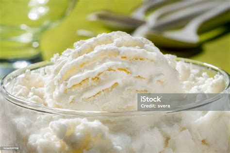 Es Krim Putih Foto Stok Unduh Gambar Sekarang Cile Makanan Makanan Dan Minuman Beku Istock