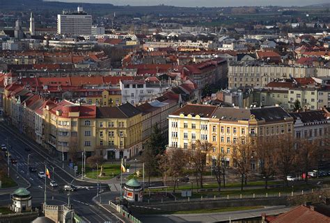Vlaky ze stanice plzeň do stanice hradec králové. Orasul Hradec Kralove: Obiective turistice Cehia - Hradec ...