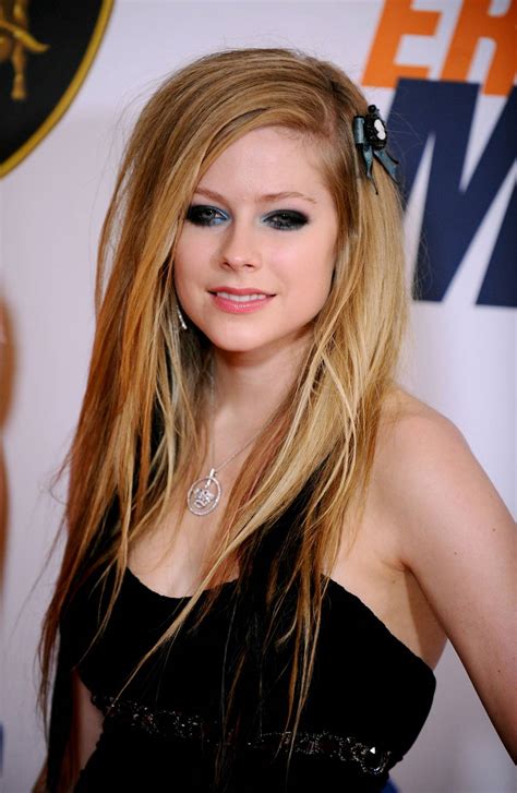 Avril Hairstyles Avril Lavigne Hairstyle Photo 28330923 Fanpop