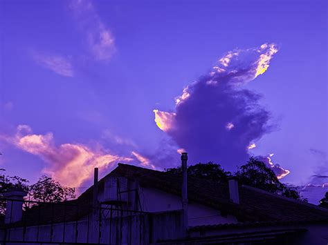 4k Free Download Purple Day Aesthetic City Cloud Clouds Roof