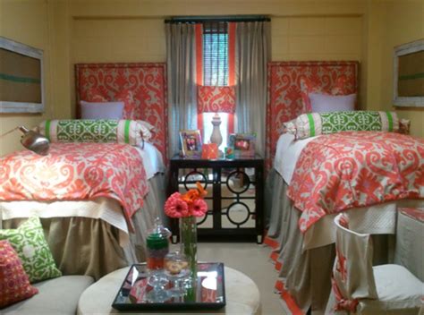 Ole Miss Dorm Room Goes Viral With Amazing Design Makeover Dorm Room Hacks Dorm Room Diy Girls