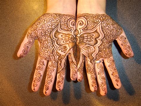 It is used to represent happiness, luck and can also symbolize battle henna tattoo is one #tattoo that people use to look exceptional because of the significance to the wearer. butterfly bridal henna | Henna by Hand of Fatima 2003-2012 ...