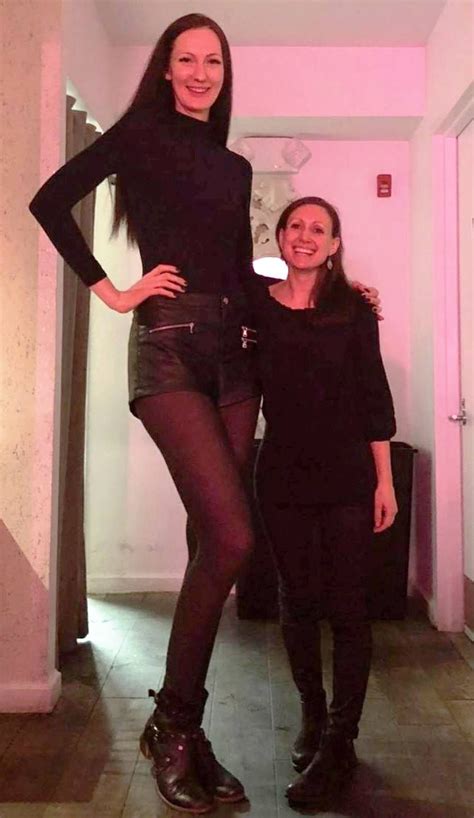 6ft9 206cm Tall Women Tall People Tall Girl