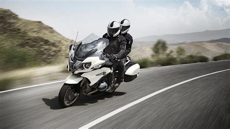 The r 1200 comes with dual disc front brakes and disc rear brakes along with abs. 2019 BMW R 1200 RT Motorcycle UAE's Prices, Specs ...