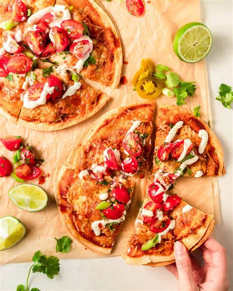 Chicken Mexican Pizza With Flour Tortillas Eat Love Namaste