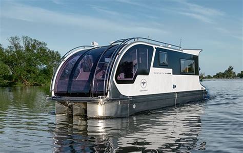 Egal, ob ganz einfach im zelt, mit dem wohnwagen oder im luxuriösen wohnmobil. Caravanboat von Tchibo - Urlaub an Land oder zu Wasser