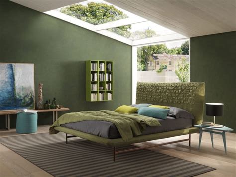 Schon eine einzelne farbige wand verändert den raum grundlegend. Schlafzimmer gestalten - prachtvolle Wandgestaltung ...