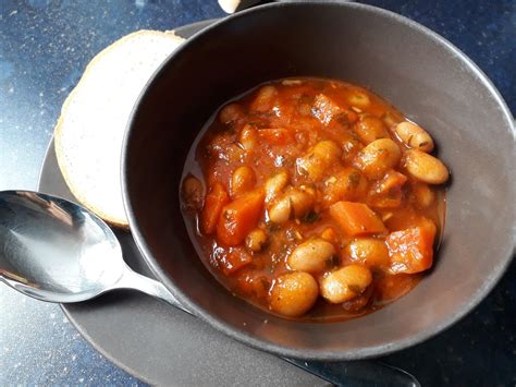 Griechische dicke weiße Bohnen in Tomatensoße von Greek Fan