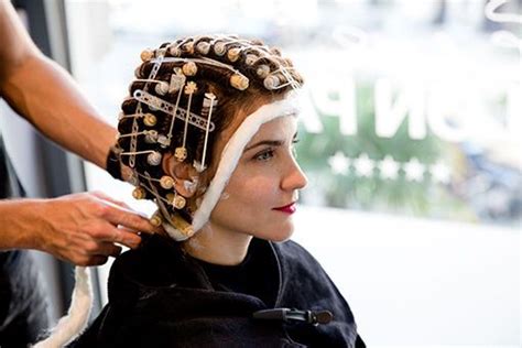 Dauerwelle So Funktioniert Der Locken Haartrend 2020 Dauerwelle