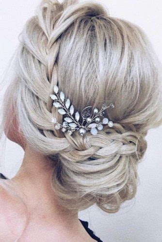 In addition, they are easy to make by yourself. 36 Amazing Graduation Hairstyles For Your Special Day