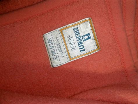 Antistatische decke in der farbe offwhite. Dralon blanket with label Zoeppritz | Deckchen, Wolldecke