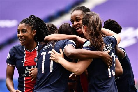 Ligue des champions féminine le PSG élimine l'OL, quintuple tenant du
